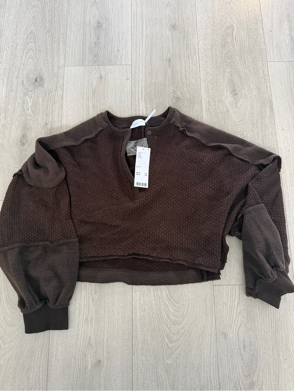 Wilfred Cropped Waffle Knit Sweatshirt in Dark Brown